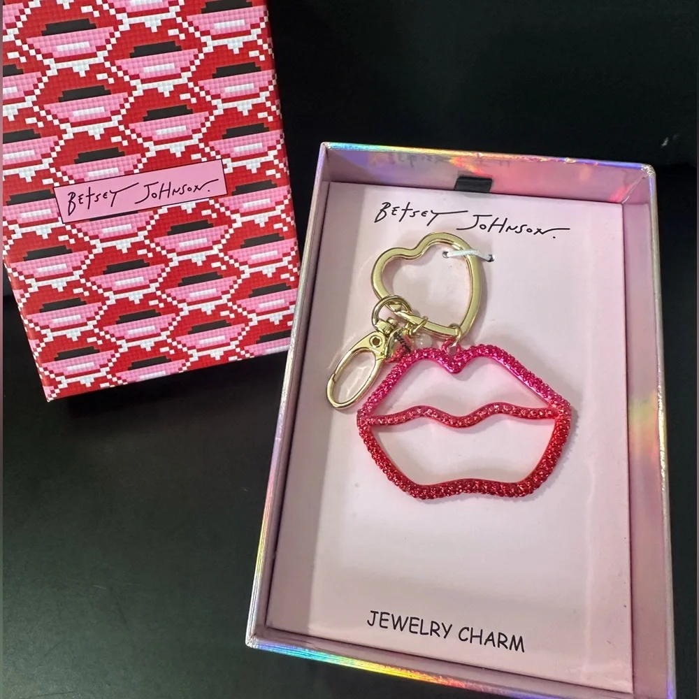 🆕Betsey Johnson LIPS Jewelry Charm/Keychain